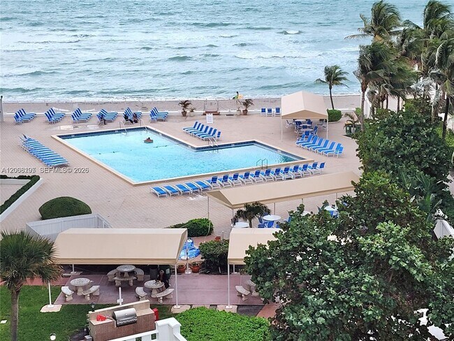 Building Photo - 3505 S Ocean Dr