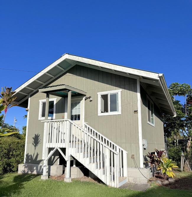 Building Photo - "Fully Furnished 1bd / 1ba in HPP Keaau, HI – Your Perfect Island Retreat!"