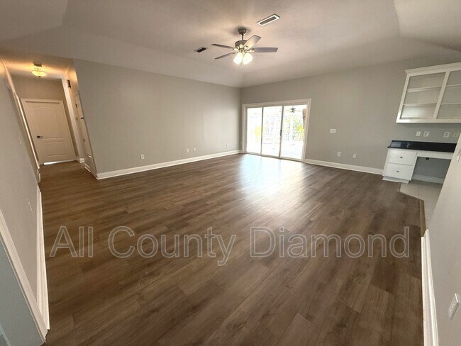 Building Photo - 12207 Lyndell Plantation Dr