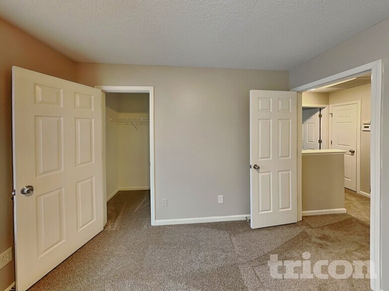 Building Photo - 297 Mission Tripp St