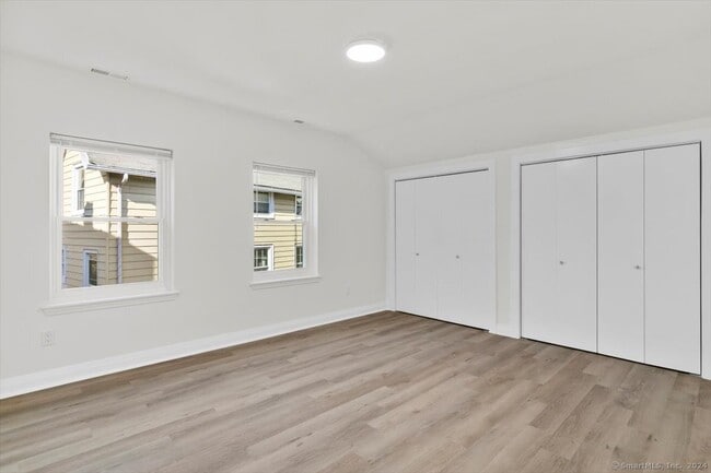 Building Photo - 972 State St