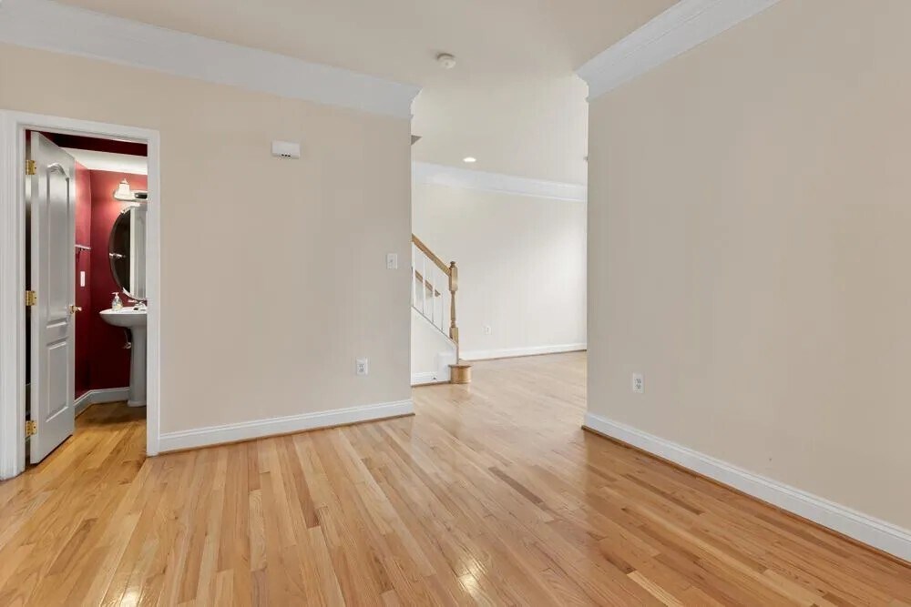 Building Photo - 4055 Columbia Pike