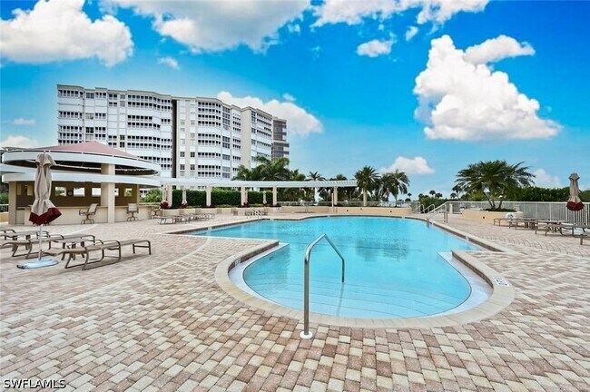 Building Photo - 4501 Gulf Shore Blvd N