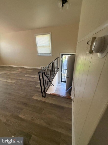 Building Photo - 1336 E Upsal St