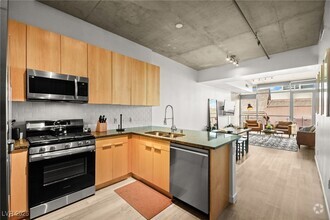 Building Photo - 353 E Bonneville Ave