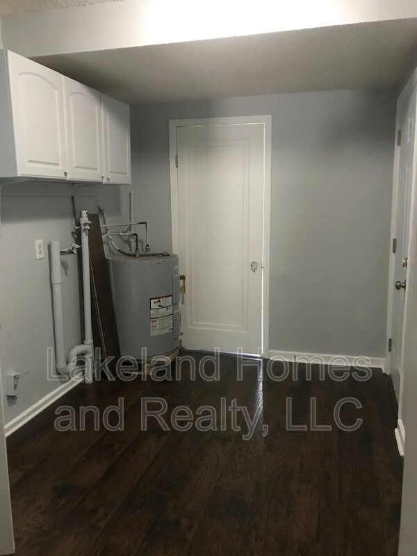 Building Photo - 1060 E Wabash St