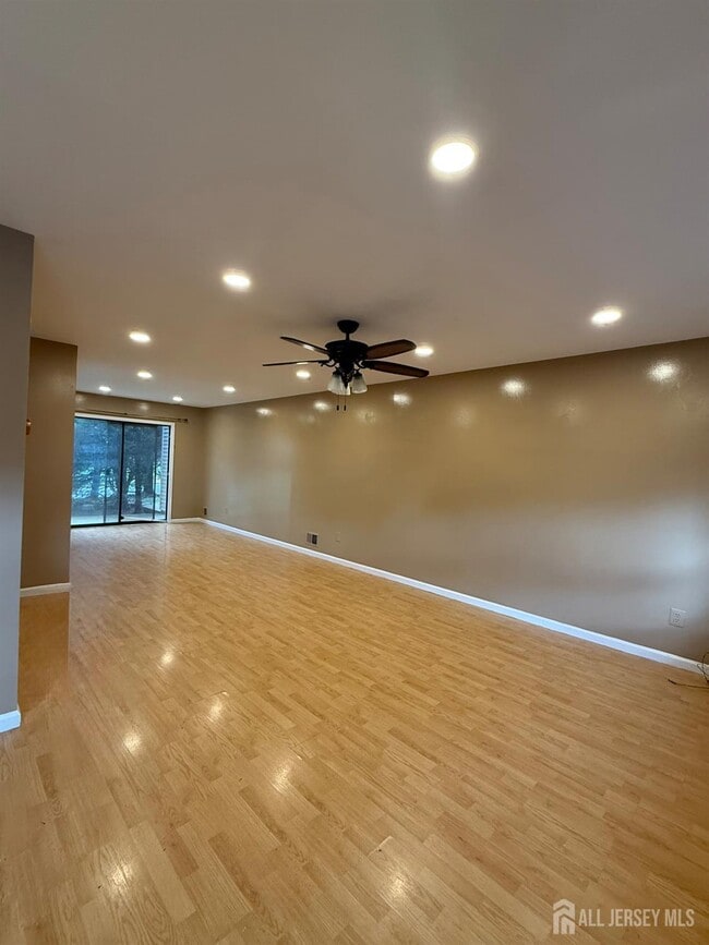 Primary Photo - 2802 Deerfield Dr