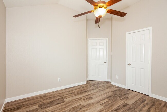 Building Photo - 105 Cherokee Dr