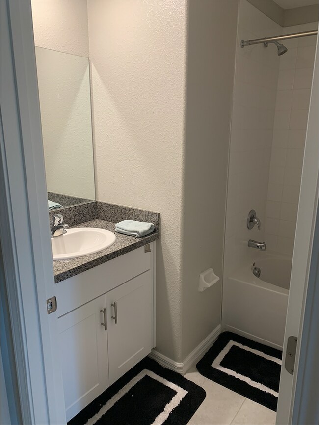 Building Photo - 13335 Crest Lake Dr