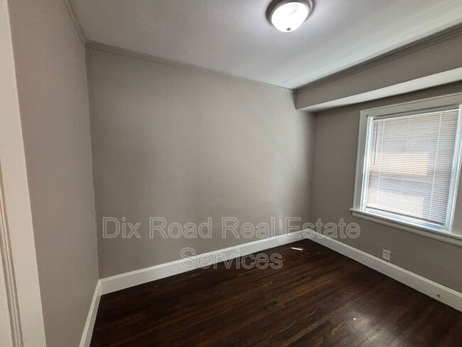 Building Photo - 3701 Iona Ave