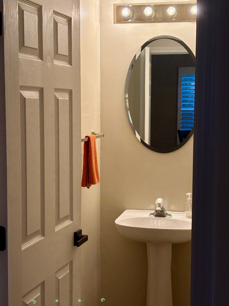 Building Photo - 9947 Reindeer Way Ln