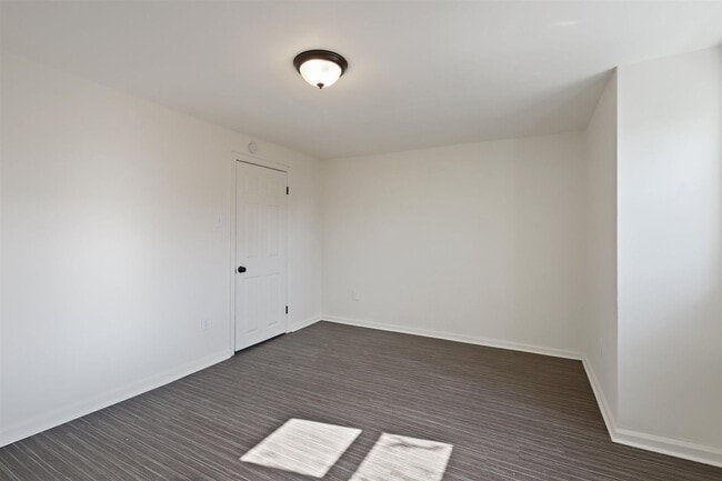 Building Photo - Bright 5 Bedroom, 1.5 Bath Home in Harrisburg, Pa!