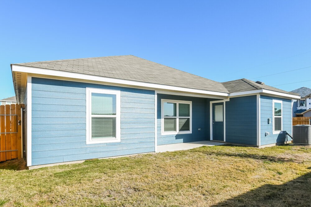 Building Photo - 1332 Redpine Dr