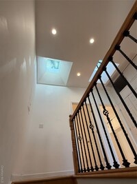 Building Photo - 562 39th St