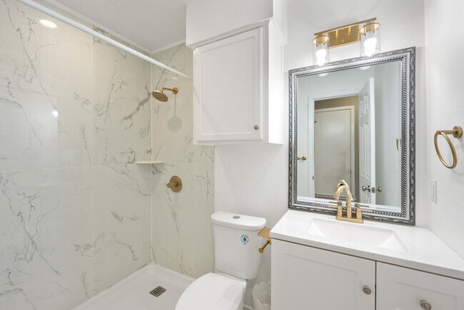 Building Photo - 9005 Curlew Dr