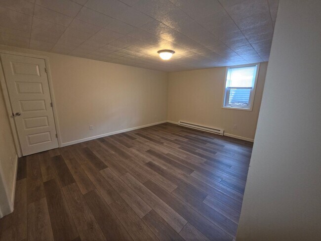 Building Photo - 4762 Greenfield Dr