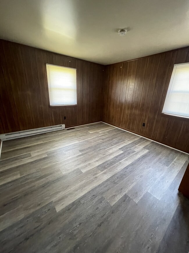 Building Photo - 311 Brookdale Dr