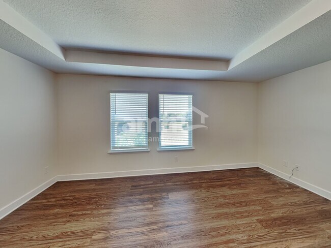 Building Photo - 329 Crestrun Loop