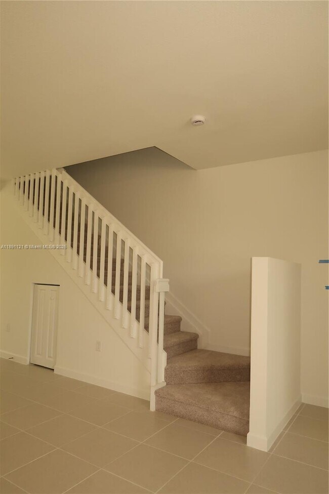 Building Photo - 1517 SE 27th Dr