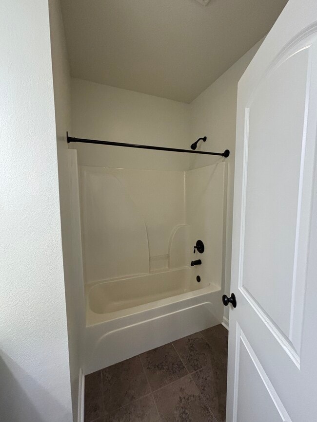 Building Photo - 408 Oak Branch Dr