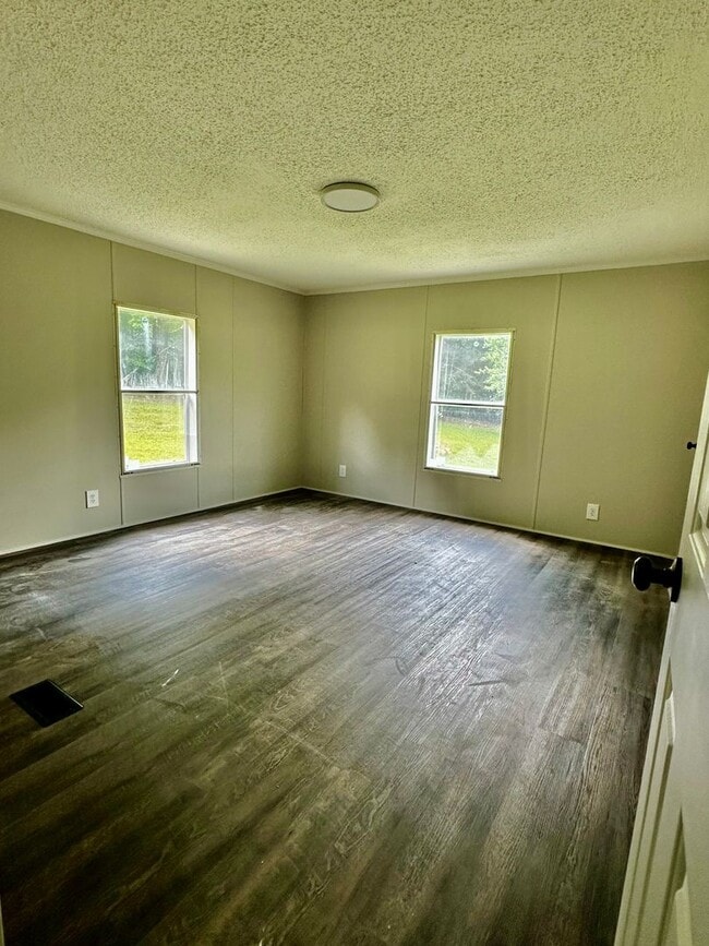 Building Photo - 15 Bonanza Ln