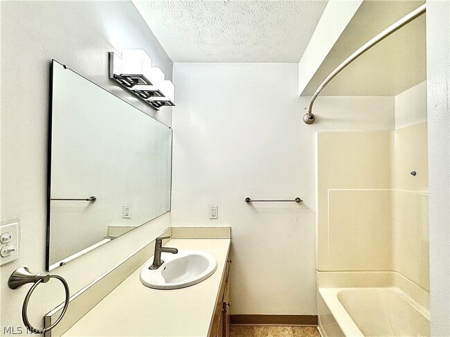 Building Photo - 1900 Grove Ct