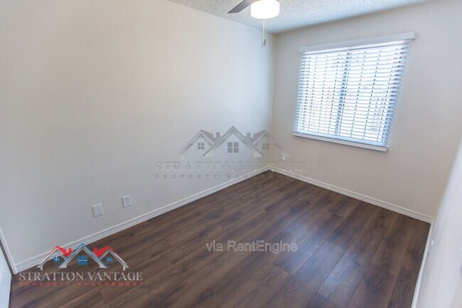 Building Photo - 3120 N 67th Ln