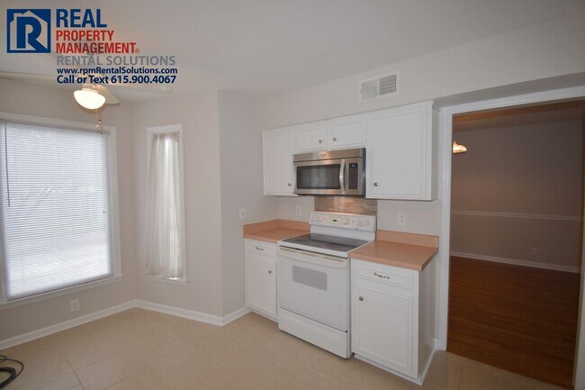 Building Photo - Spacious 3BR/2.5BA in Murfreesboro!