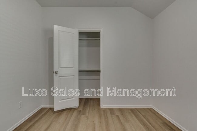 Building Photo - 11603 Mackenzie Wy