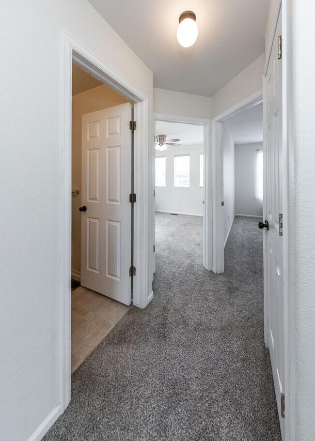 Building Photo - Lovely Home on East Side Near Military bas...