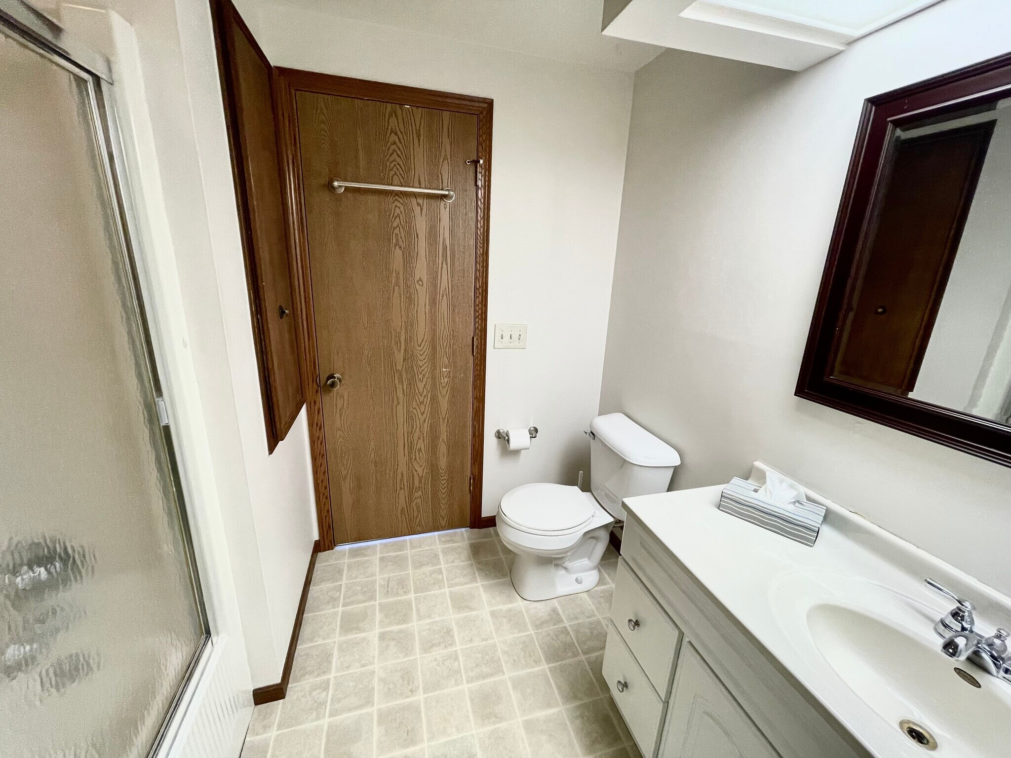 Building Photo - 11055 Riverbend Ct E