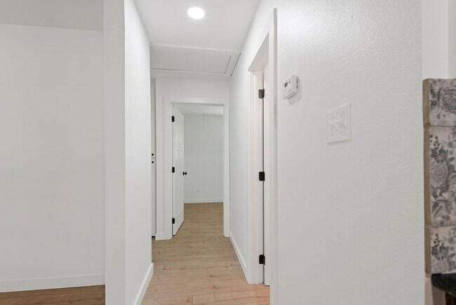 Building Photo - 2802 County Rd 209