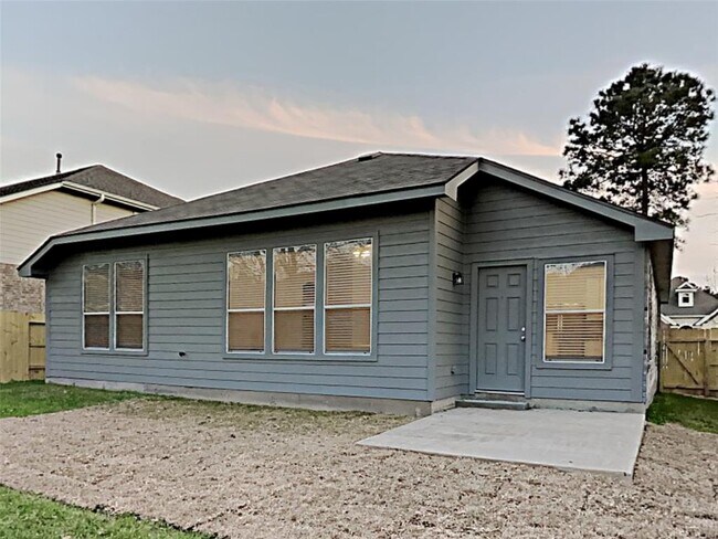 Building Photo - 30114 Saw Oaks Dr