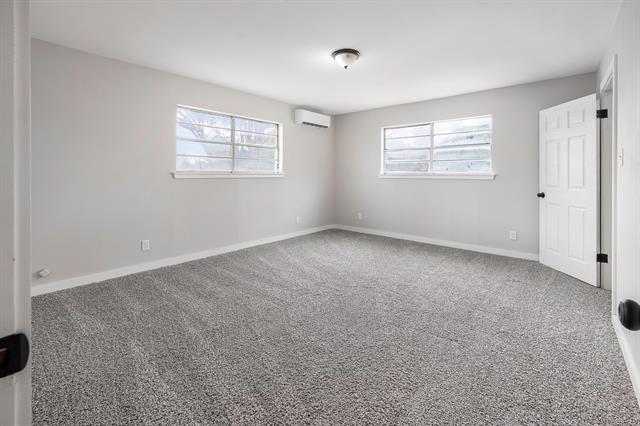 Building Photo - 841 N Burleson St