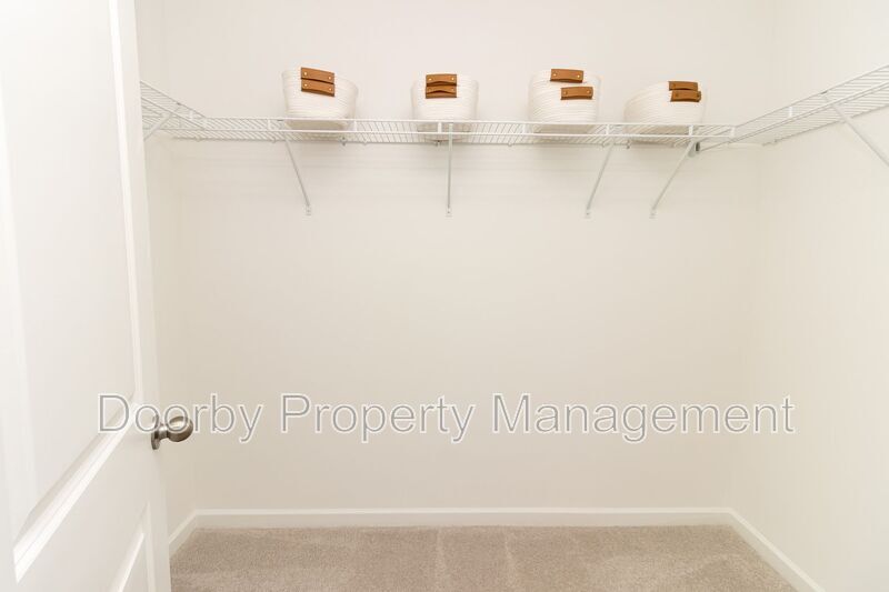 Building Photo - 114 Saddlebred Wy