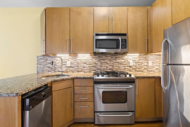 Building Photo - 405 4th St