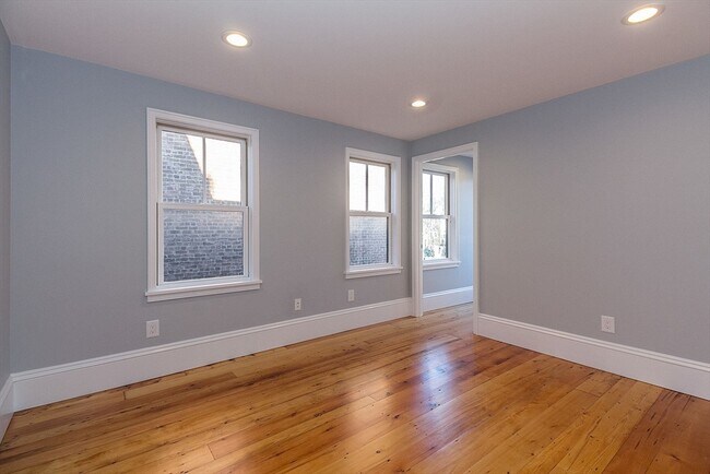 Building Photo - 150-152 Huron Ave