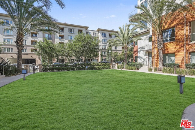 Building Photo - 5695 Goldeneye Ct