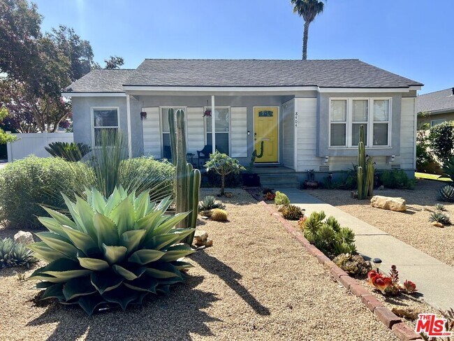 Primary Photo - 8404 Newlin Ave