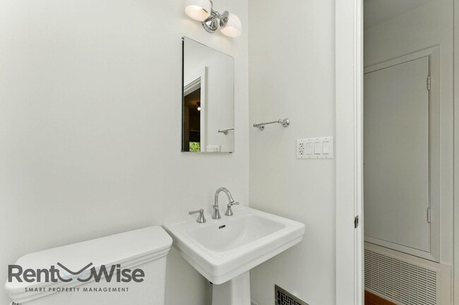 Building Photo - 61 Marview Way