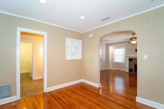 Building Photo - 31 Menendez Rd