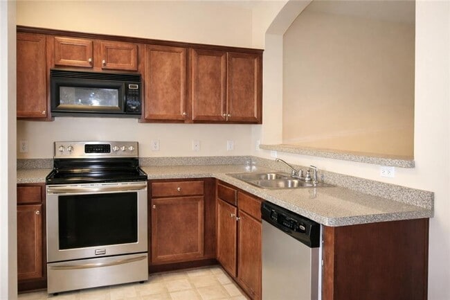 Building Photo - 1402 Bayrose Cir