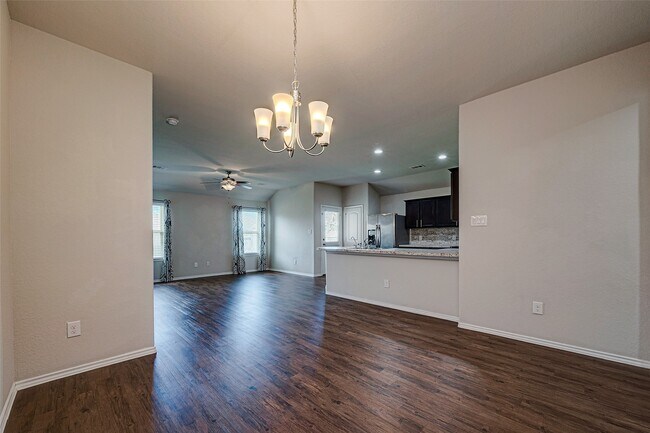 Building Photo - 14004 Lake Cres Dr