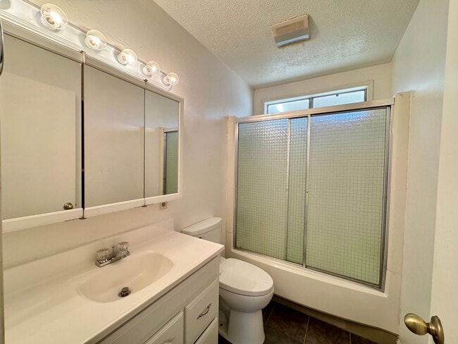 Building Photo - 11447 Lower Cir Dr