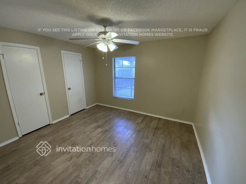 Building Photo - 3871 Biscayne Dr