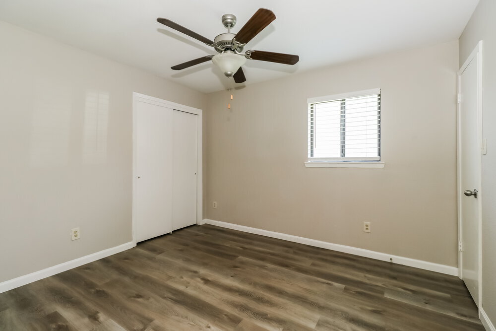 Building Photo - 114 Cloverleaf St