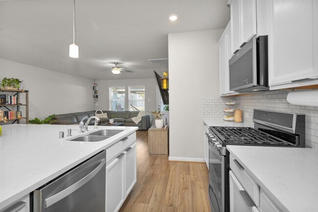 Building Photo - 18544 Meadow Point Ln