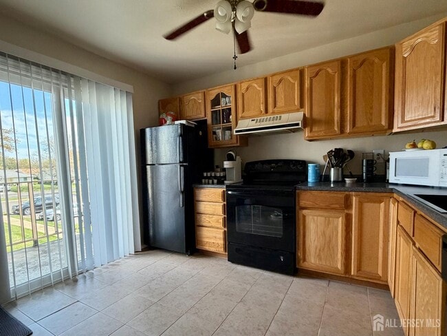 Building Photo - 808 Sewell Rd