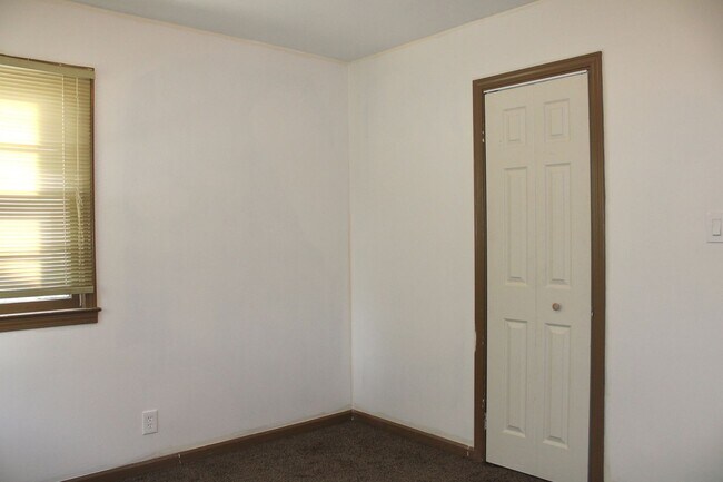 Building Photo - 3922 Herrick St