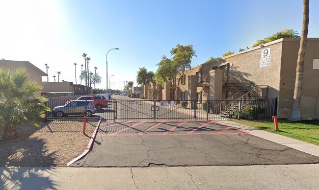 Building Photo - 2413 W Hazelwood St